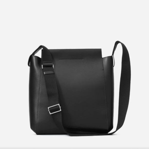 Everlane Handbags - Everlane Form Bag